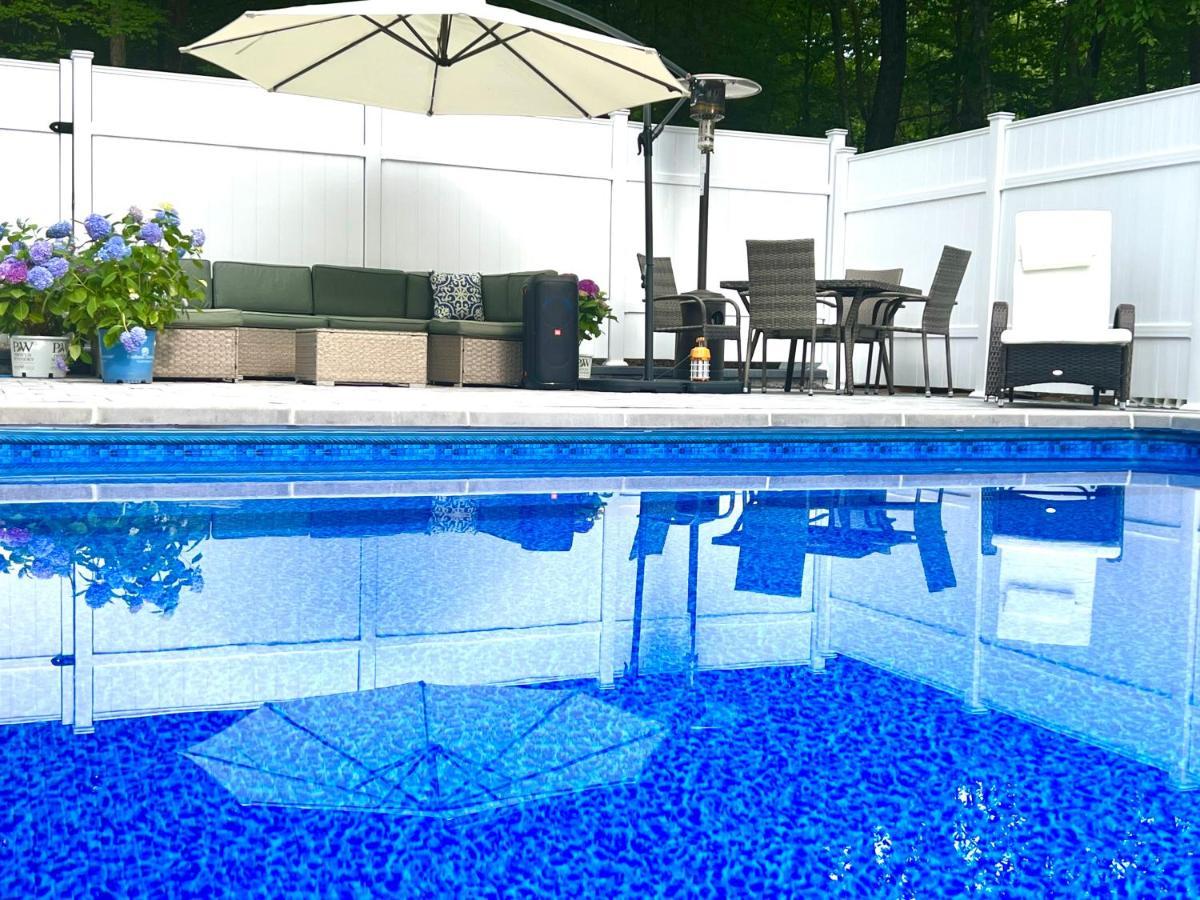 Amazing Poconos House . Sauna/Hot Tub/Private Pool 东斯特劳兹堡 外观 照片