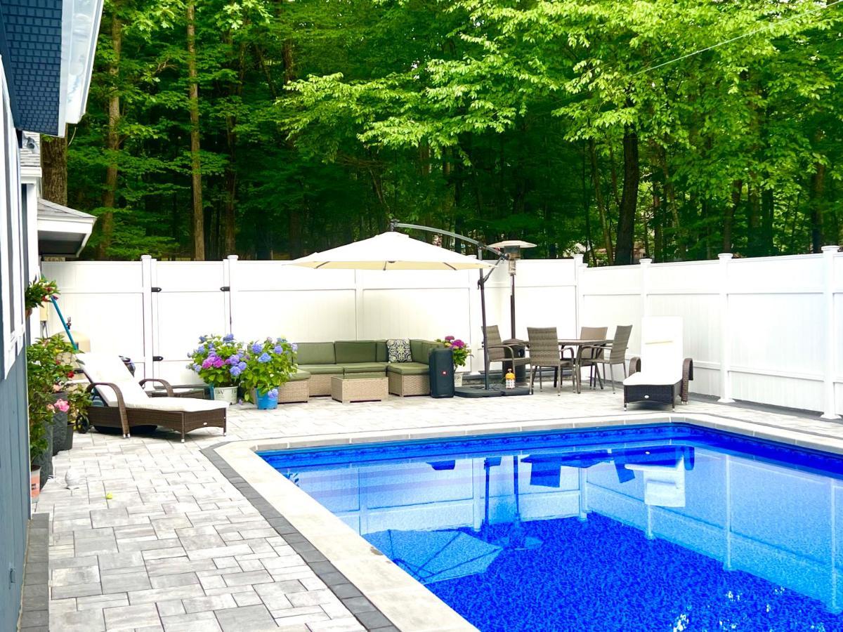 Amazing Poconos House . Sauna/Hot Tub/Private Pool 东斯特劳兹堡 外观 照片